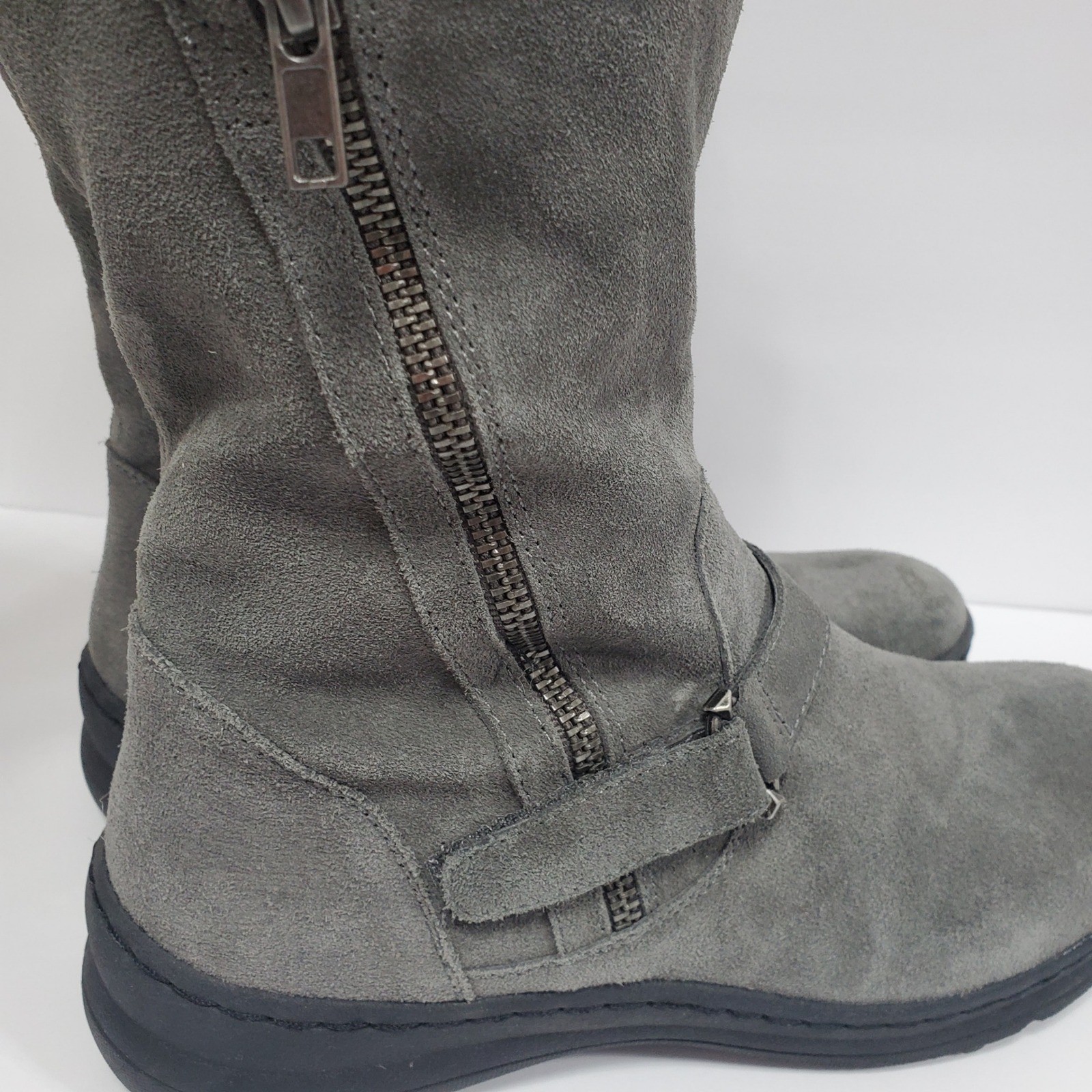 Baretraps Womens 9 Gray Suede Knit Cuff Boots Side Zip Buckle Detail Winter Warm