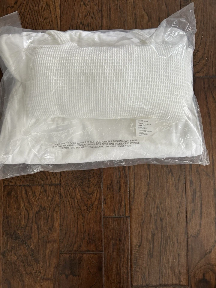 Fundas de chaise salón de terciopelo acolchadas blancas para puerta delantera nuevas con etiquetas (2 disponibles) Foto 2 de 4