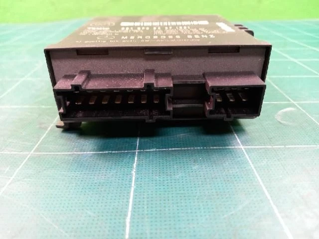 2008 Mercedes-Benz S600L Trunk / Power Liftgate Module A221 870 63 87 - Image 3 of 4