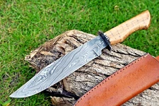 Custom Hand Made Damascus Hunting Bowie Knife Forged Damascus Steel Blade ZS 330