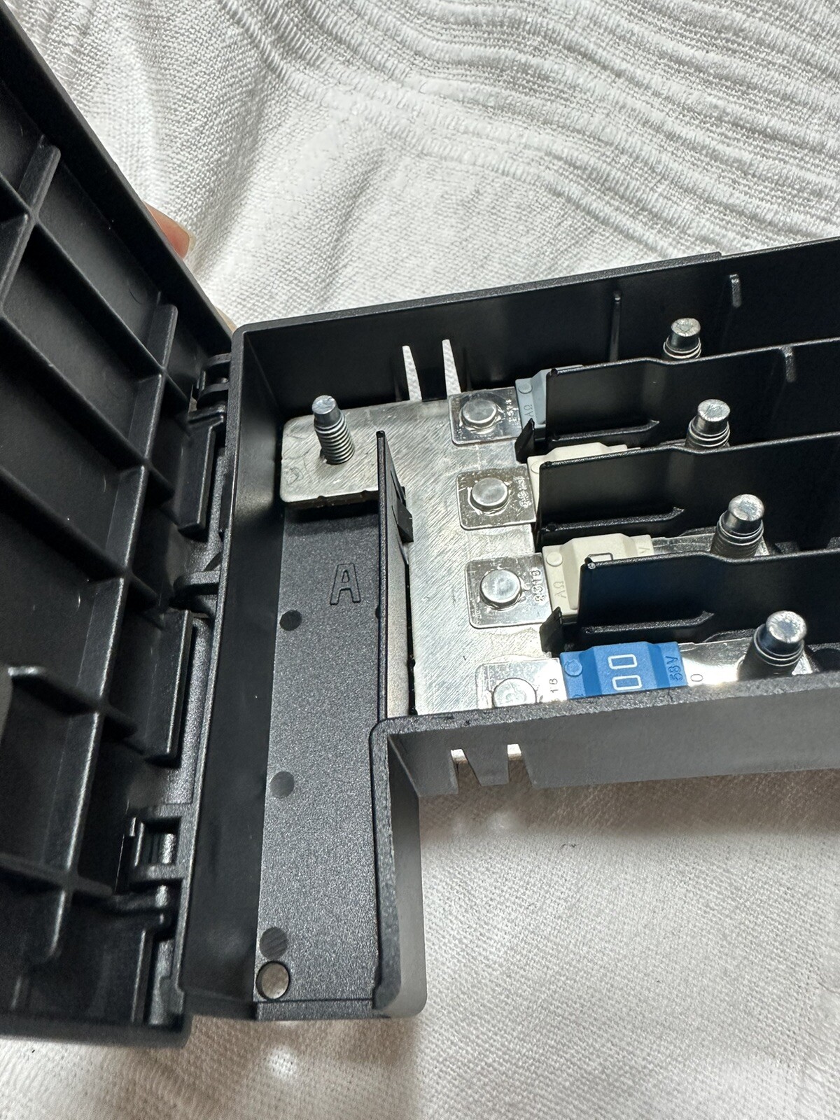 Lamborghini Urus DISTRIBUTION FUSE BOX 4M0937517K