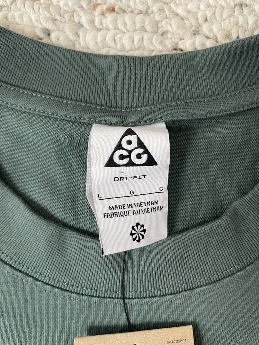 New Sz LG Men's Nike ACG Short Sleeve Shirt Vintage Green New Sz LG Men's Nike ACG Short Sleeve Shirt Vintage Green