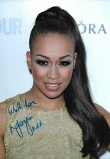Rebecca Ferguson autograph signed 20x30 cm picture 