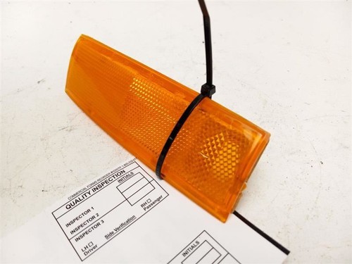 1983-1994 CHEVROLET BLAZER FRONT PASSENGER MARKER LAMP OEM - Picture 2 of 4