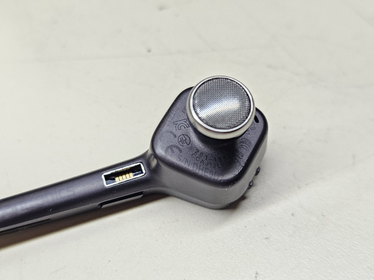 Plantronics Voyager 3200 Bluetooth Headset + Accessories Plantronics Voyager 3200 Bluetooth Headset + Accessories