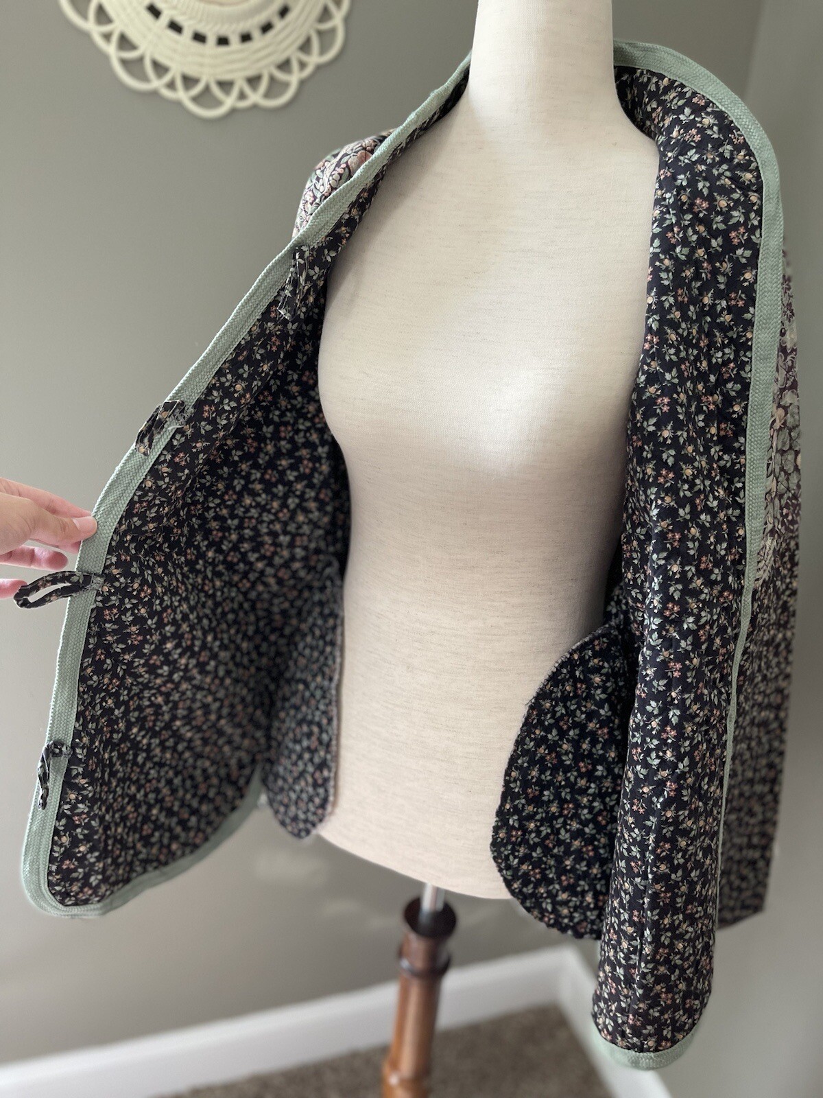 Vintage Handmade Patchwork Quilt Toggle Button Up… - image 20