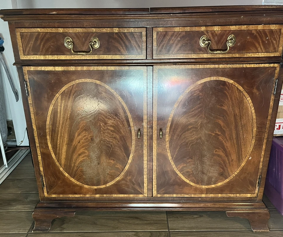 Carro de bar antiguo Henredon Fine Furniture con estantes y tapa abatible 2113028 Foto 2 de 4