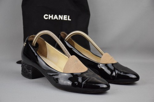 CHANEL Glossy Pumps Black Patent Leather Gold Logo Shoes US 8.5 UK 6.5 EU 40