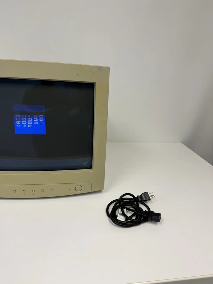 eMachines 17” eView 17p 1024x768 VGA CRT Monitor Tested W/ Stand - Image 4 of 4