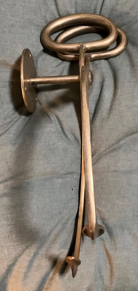 Vintage Solid Brass Wall Mount Ice Block Tongs Figurative Paper Towel Holder - Image 2 of 4