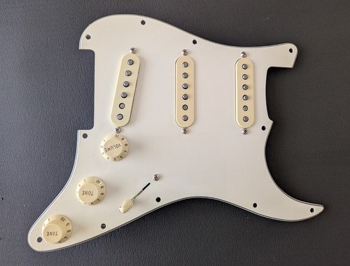 Fender Pre-wired Stratocaster Loaded Pickguard Original 57 / 62 Strat Pickups