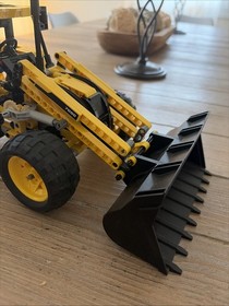 LEGO TECHNIC: Backhoe Loader (8069) Complete