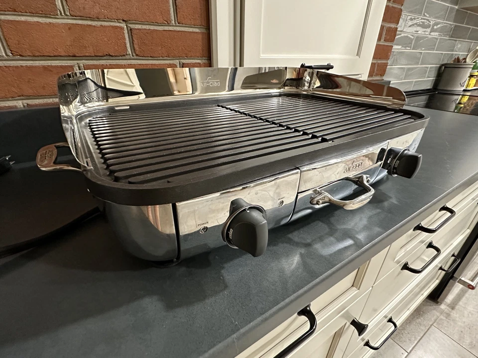 GENTLY USED - ALL CLAD Indoor Electric Grill with Non-Stick Surface - TG700262 - Image 2 of 4