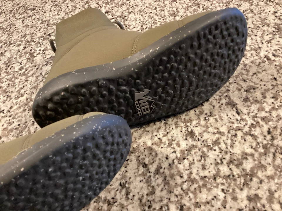 Botines REI Co-op Camp Dreamer verdes Mid Pull On para exteriores Foto 3 de 4