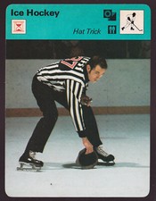 HAT TRICK NHL Hockey Linesman Bob Hodges Photo 1977 SPORTSCASTER CARD #11-19