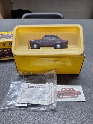 Vanguards 1:43 Ford 100E in weinrot. ( VA21004).