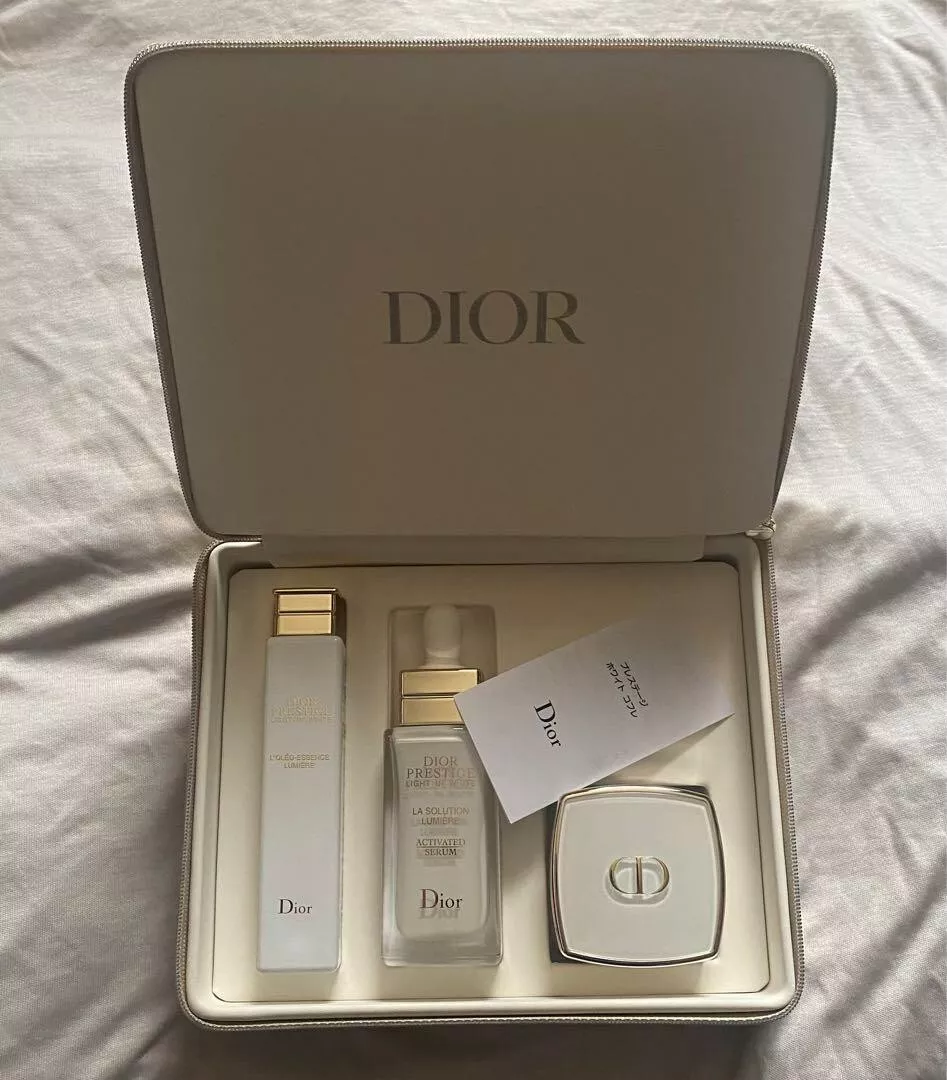 Dior Prestige Set de soins de la peau clair en blanc sérum exfoliant 3 pièces Cadeau avec sac de toilette