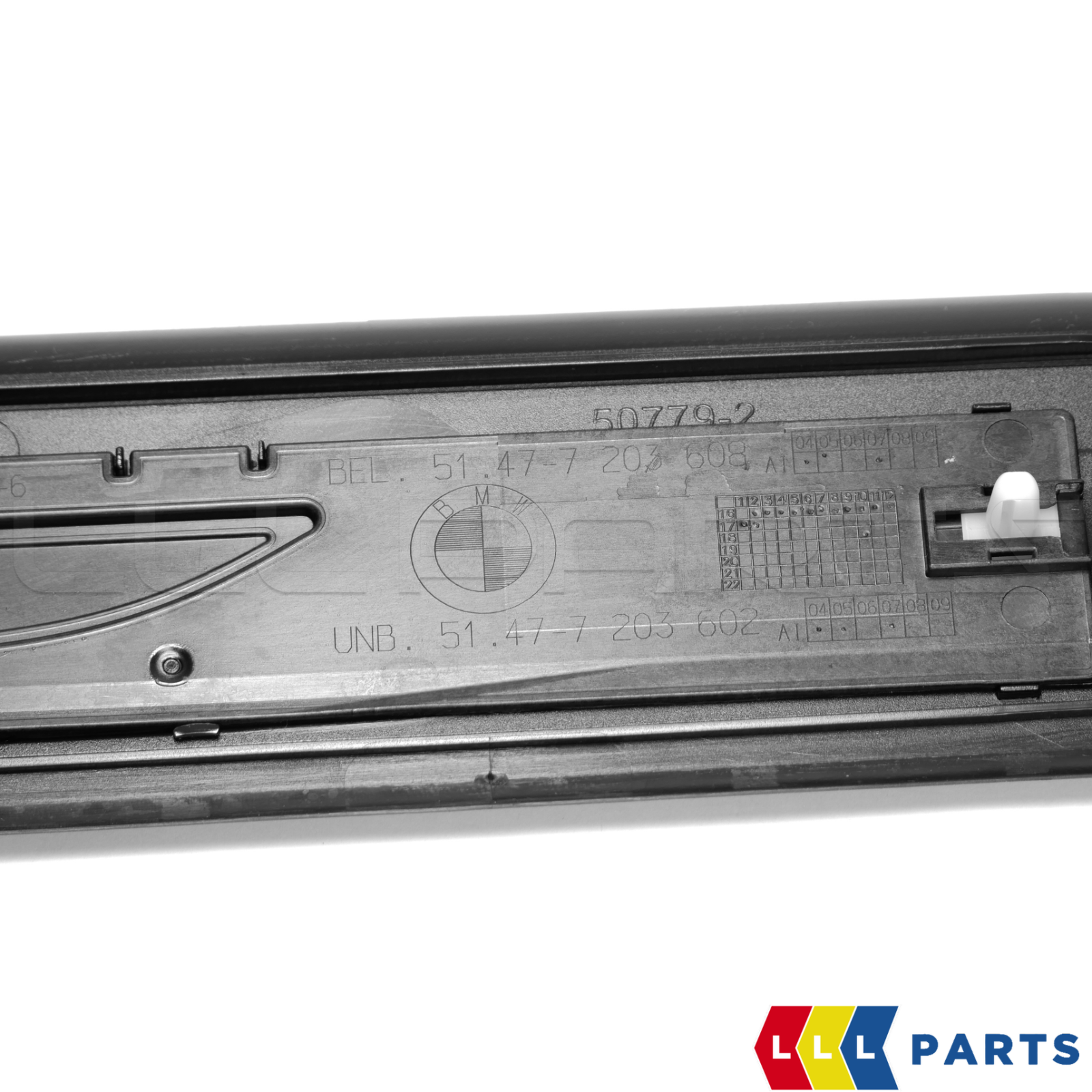 BMW GENUINE NEW 5 F10 F11 FRONT RIGHT DOOR SILL ENTRANCE COVER O/S