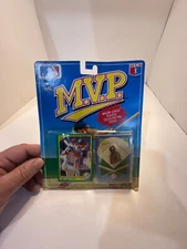 1990 MLB M.V.P. YANKEES DON MATTINGLY  Collector Pin and Card New in Package