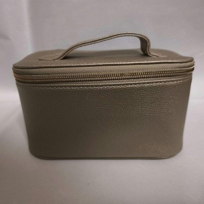 Emirates Air Lines First Class Limited Amenities Leather Pouch KU10
