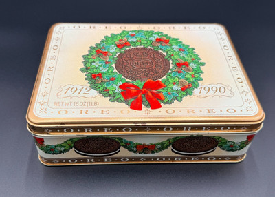 Vintage 1990 Nabisco Oreo Cookie Tin Christmas Holiday Wreath Canister w/ Insert