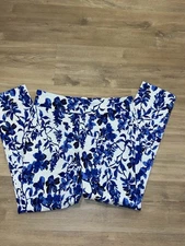 Stretch Capri Pants Blue & White Floral Size 6