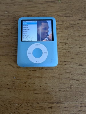 apple ipod nano 3rd generation. 8gb. Blue. Working Order Line On