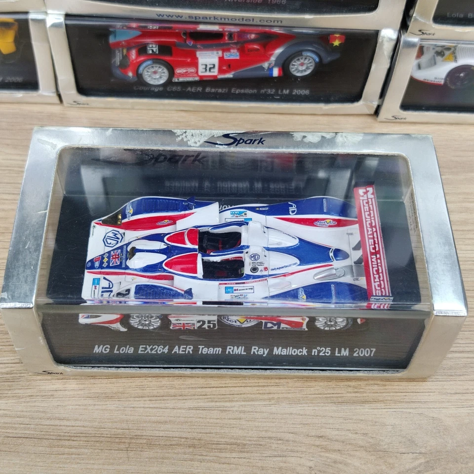 SPARK MG LOLA EX 264 AER TEAM RML #25 LM 2007 ERDOS;NEWTON;WALLACE 1:43 S0246 - Immagine 3 di 4