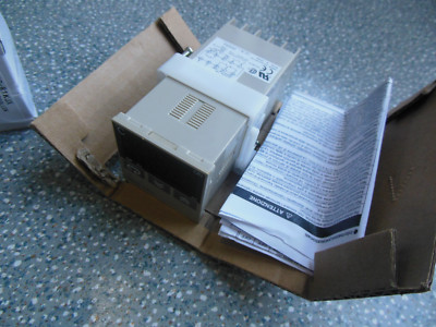1PC Omron PLC E5CS-R1KJX E5CSR1KJX New In Box