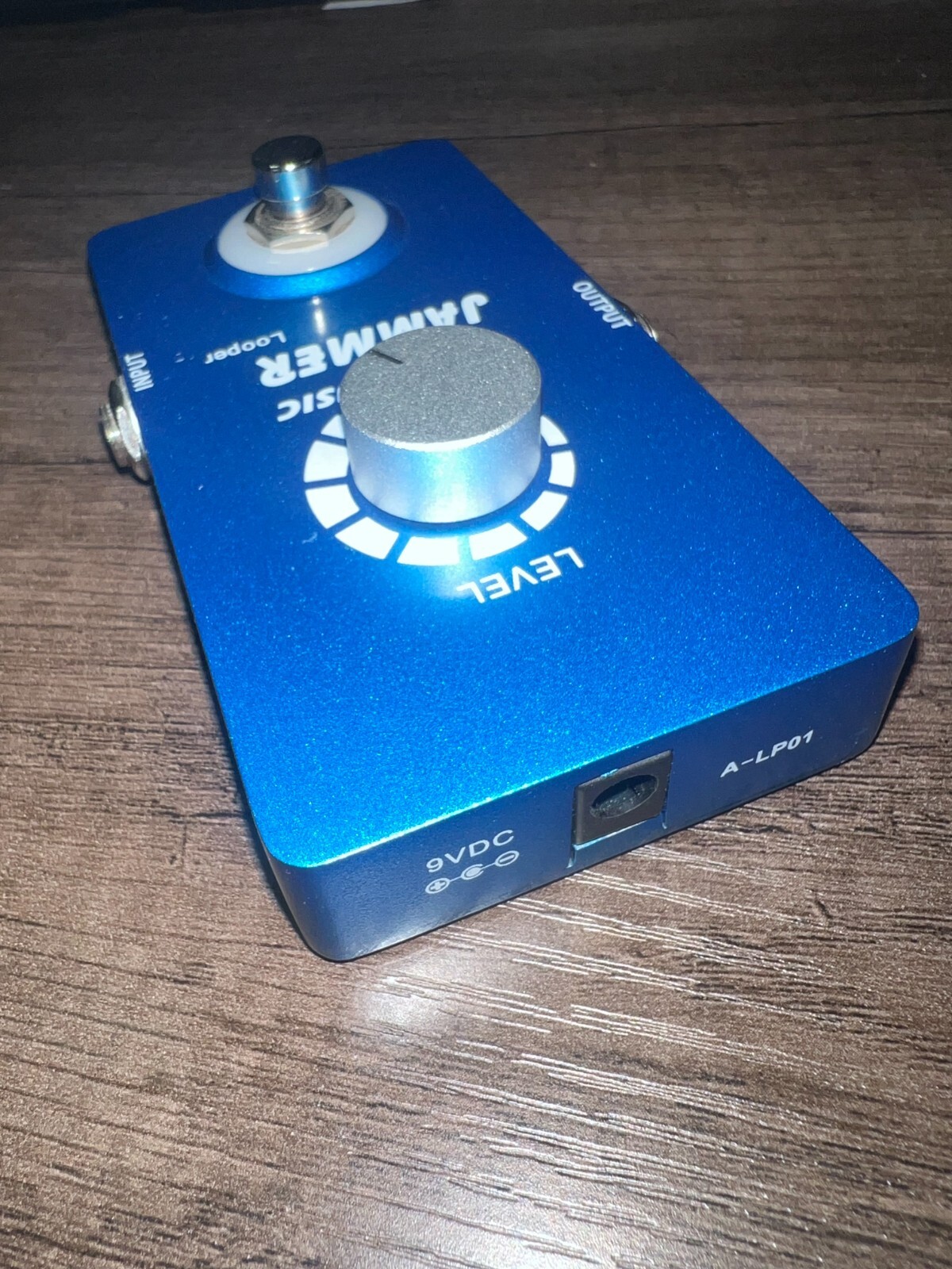 Fender Mustang IV Modeling Amp INCL Stand, Looper, 2 footswitches