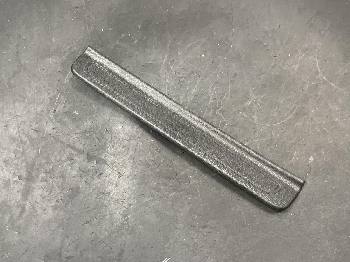 Front Left Door Sill Scuff Plate Insert 2018 Kia Soul 85872-B2000