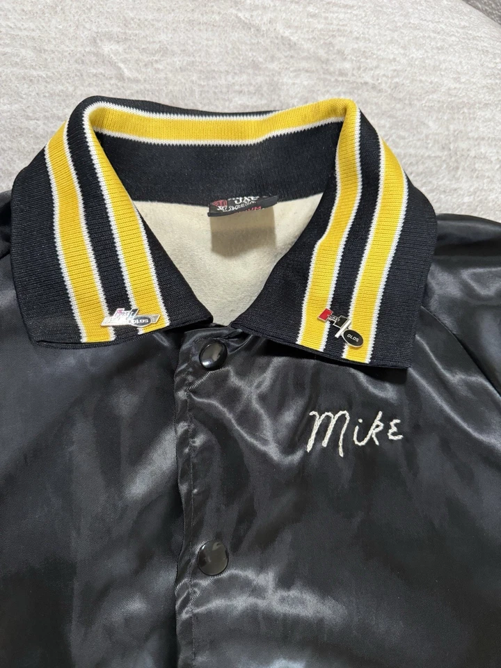 CHAQUETA VINTAGE SATINADA AÑOS 60 ARISTO JAC HILTON HURST & OLDS PARCHES ALFILERES CARRERAS Foto 2 de 4