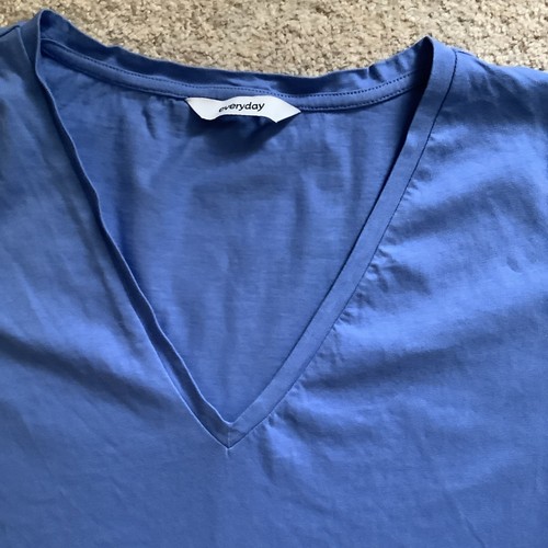 Used 1 M&S Collection Crew & 1 Everyday V neck Short Sleeved Blue T-Shirt (14) - Picture 12 of 20