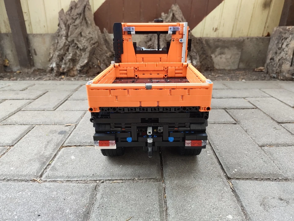 Lego Unimog designed by EricTrax | MOC vom Set 42177 Mercedes G500 - Bild 4 von 4