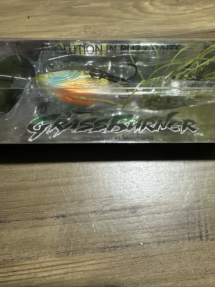 NUEVO Señuelo de pesca Evolution Baits quemador de hierba branquia azul RARO Topwater Buzzbaits Foto 2 de 4