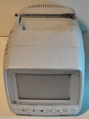 GE 5'' Color Portable TV Spacemaker Model 05GP008-Untested
