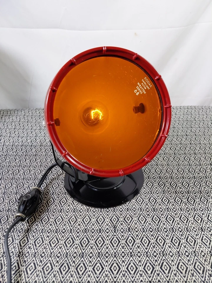 Lámpara Kodak Cuarto Oscuro Modelo A con Cable + Soporte + Filtro Safelight Serie Wratten 6b Foto 2 de 4