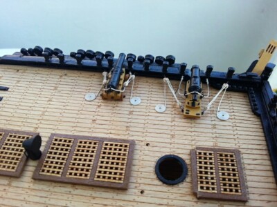 Heller HMS Victory 1:100 - set 140x blocks, hooks, eyelets and ropes for guns
