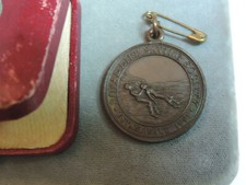 Vtg British Royal Life Saving Society Swimming Award Medal 1934 Orig Box Cf 94.3
