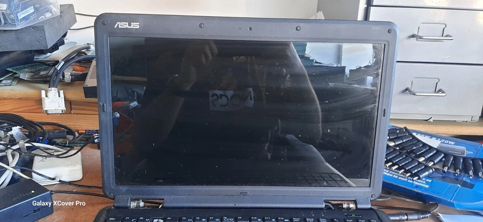 E-machines D620 laptop AMD Athlon - power light flashes but won't boot up -(418) - Image 2 of 4