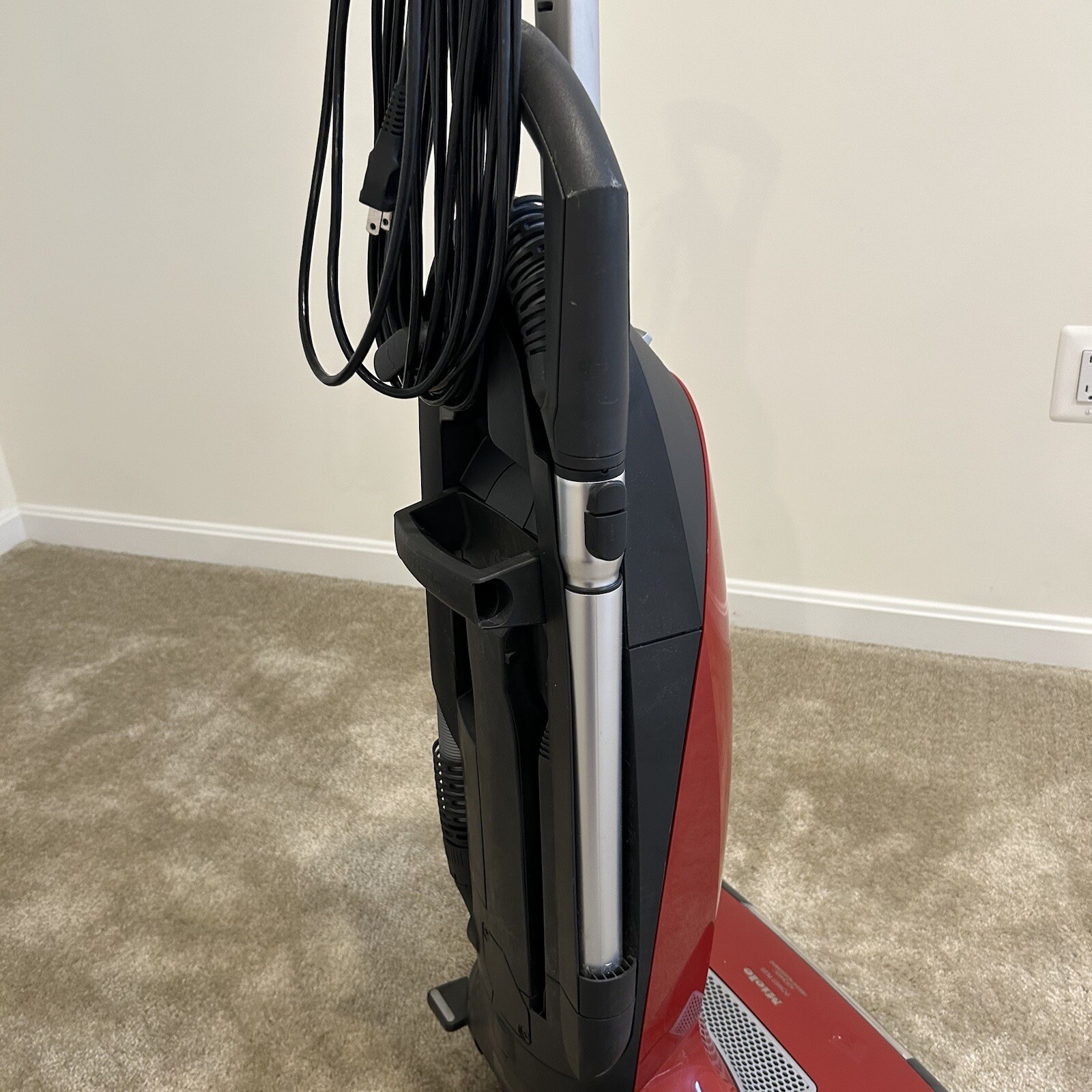 Miele Salsa HEPA Filter Swivel Neck Upright Vacuum Cleaner S7280 W