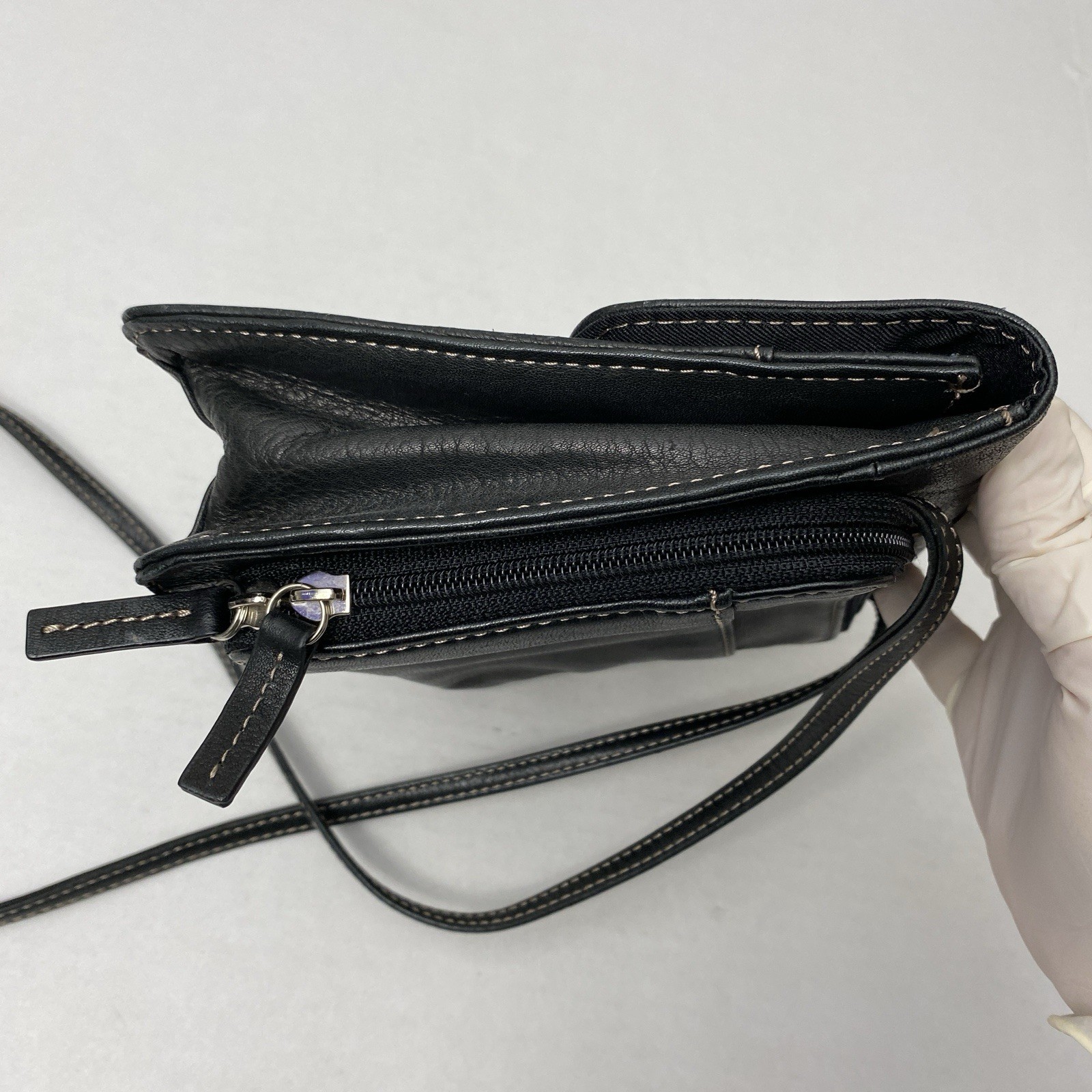 Fossil Black Leather Crossbody Shoulder Bag Traveler Organizer Purse 90’s thumbnail 4