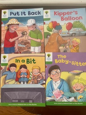 Lot Of 4 Oxford Reading Books Level  2