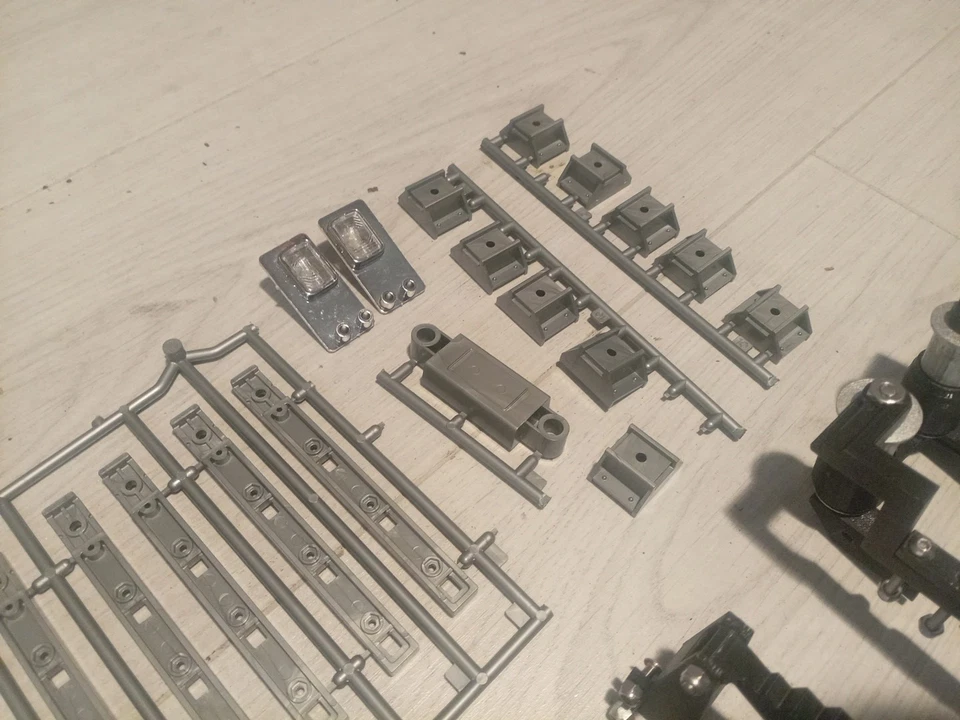 1/14 Tamiya Truck And Trailer Parts Lot - Immagine 4 di 4