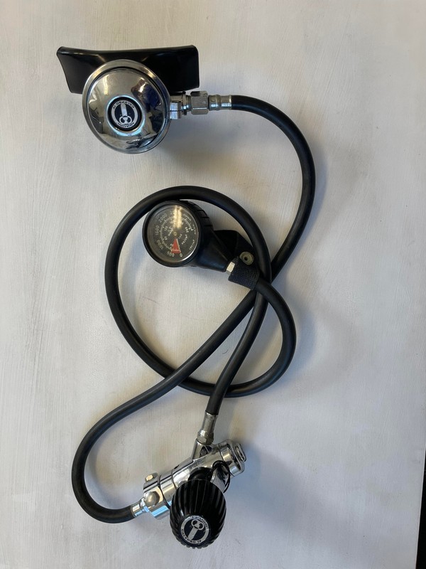 Vintage Aqua Lung Calypso IV SCUBA Diving Regulator & Guage