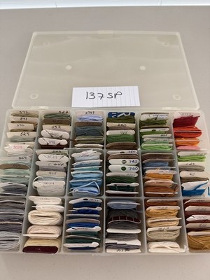 Lot Vintage DMC Embroidery Floss Cross Stitch thread in case (GR137SP)