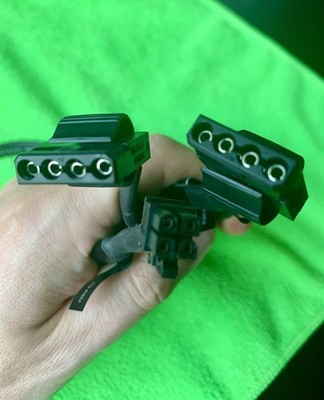 Modulares Netzteilkabel für Laufwerke - 4 Pin To Molex (x2) - Y Stromkabel PSU
