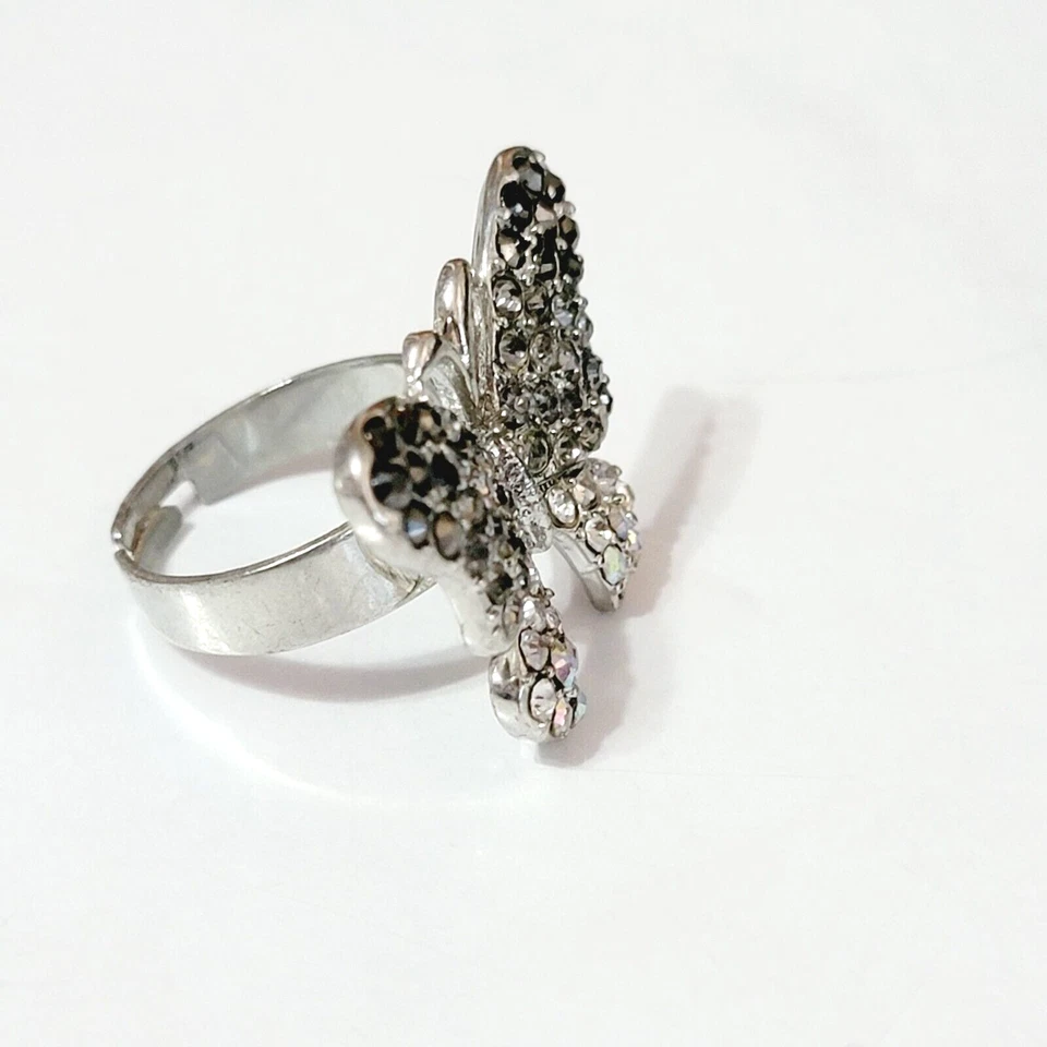 Anillo grande ajustable con diamantes de imitación mariposa tono plata vidrio negro gris r-13 Foto 4 de 4