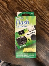 RETRO FUJI FILM QUICK SNAP 35MM DISPOSABLE FLASH CAMERA 27 EXPOS 400 SPEED 9/11