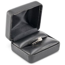 0.9 ct Diamond Solitaire 14 kt White Gold Engagement Ring